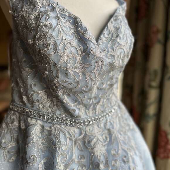 Ellie Wilde / Mon Cheri - Short Beaded Homecoming Dress - Ice Blue - NWT - Sz 16 - Picture 4 of 8